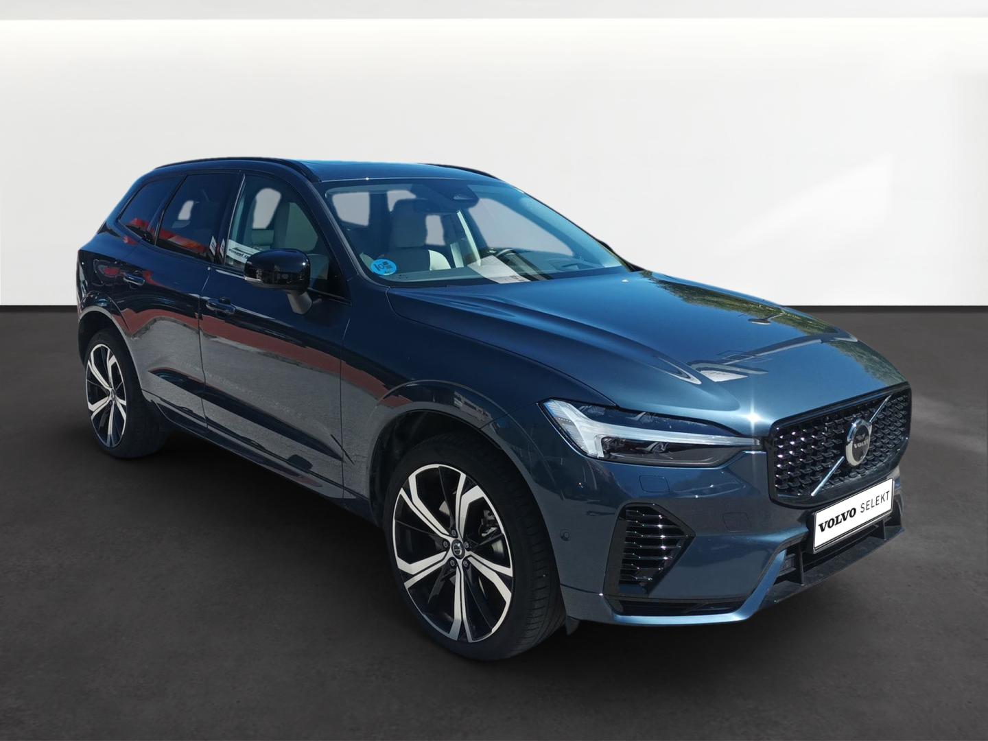 Volvo XC60 2.0 T6 RECHARGE ULTRA DARK AUTO 4WD 350 5P