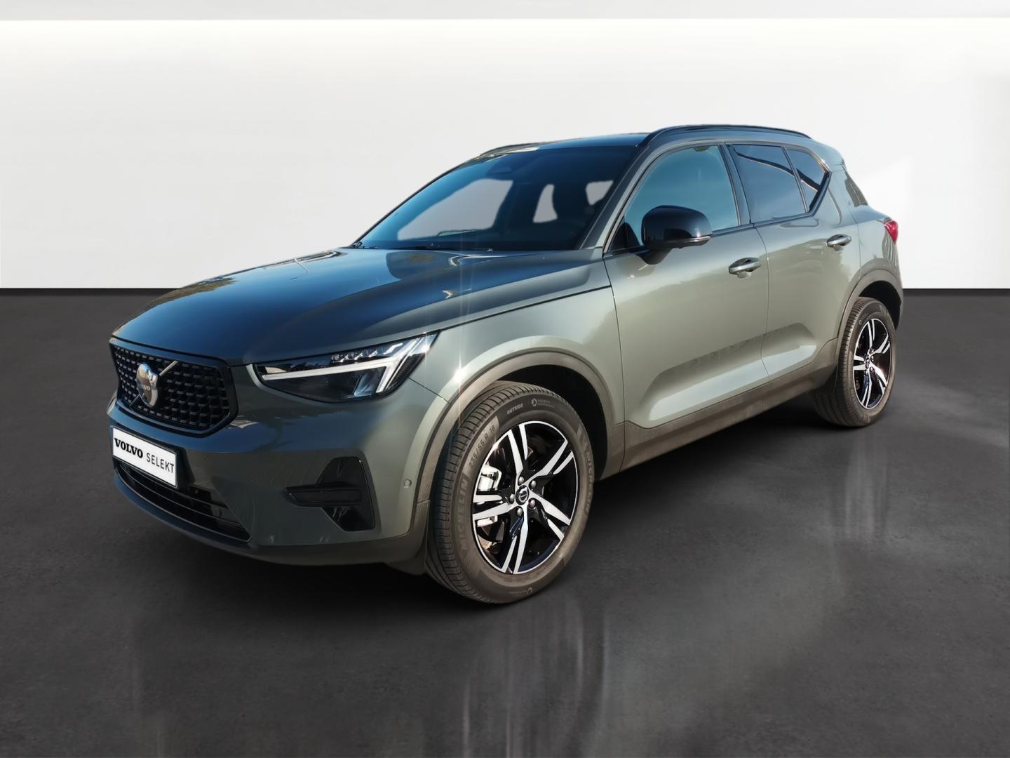 XC40 2.0 B3 MHEV PLUS DARK DCT 163 5P
